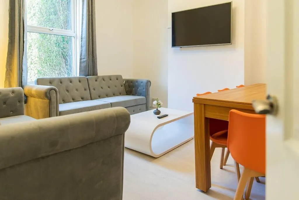 Stunning & Spacious 6Br 10 Beds 5Min To City Sheffield 0*,  Storbritannien