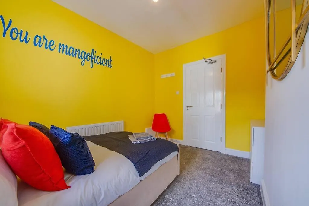 Stunning & Spacious 6Br 10 Beds 5Min To City Sheffield 0*,